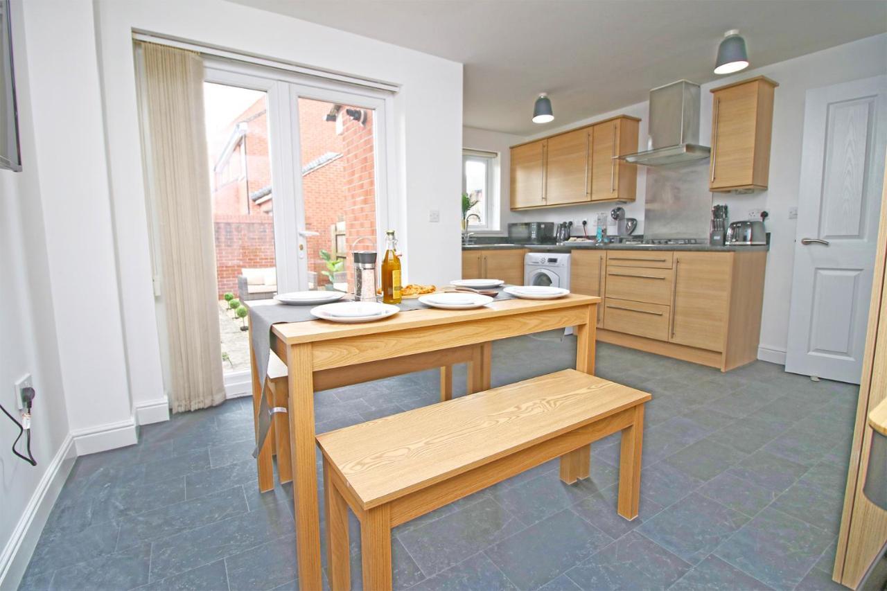 Dock House - 5 Bedroom House - Sleeps 7 뉴포트 외부 사진