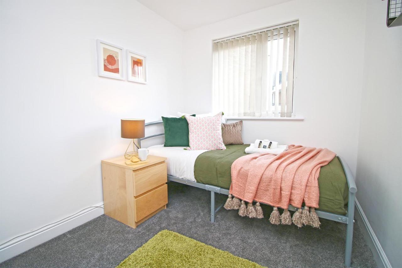 Dock House - 5 Bedroom House - Sleeps 7 뉴포트 외부 사진